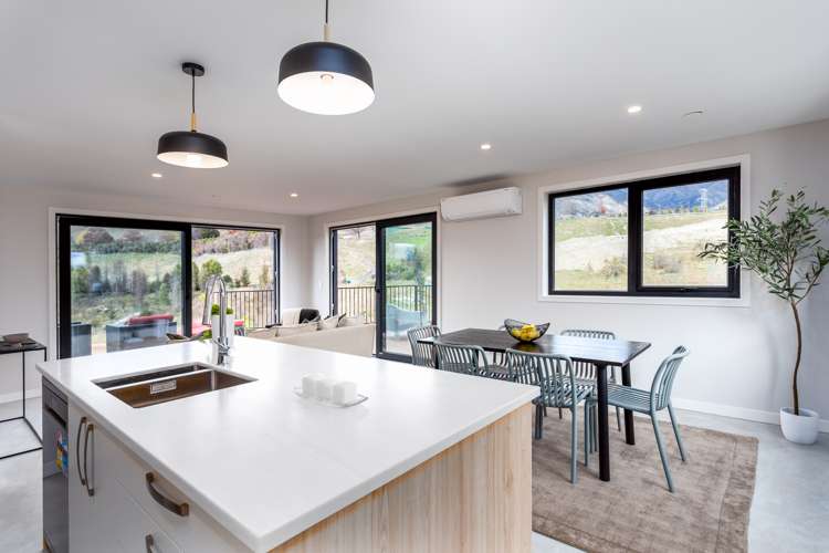 9 Longlands Street Dalefield/Wakatipu Basin_6
