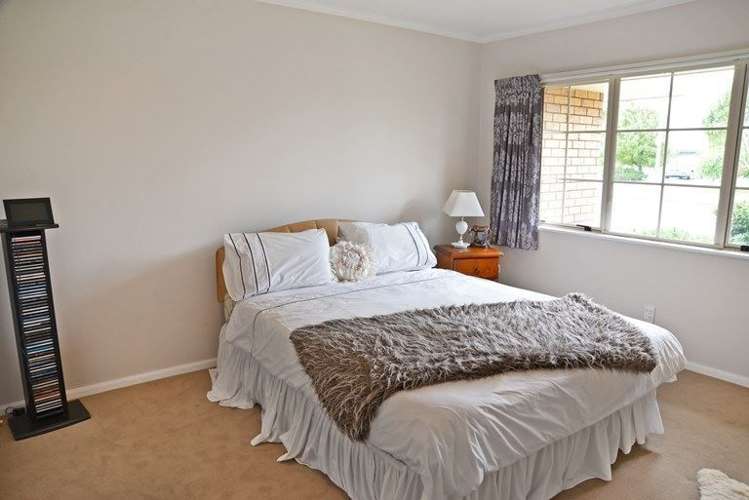 1 Flora Place Wattle Downs_11