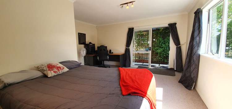 13 William Benton Street Featherston_15