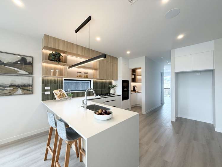 94 Parish Drive_5
