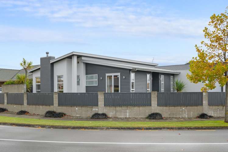 16 Eaglesome Avenue_0