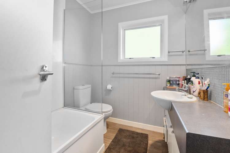 140 Clayton Road Mangakakahi_9