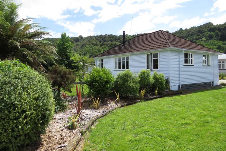8 Dunn Street Reefton_18