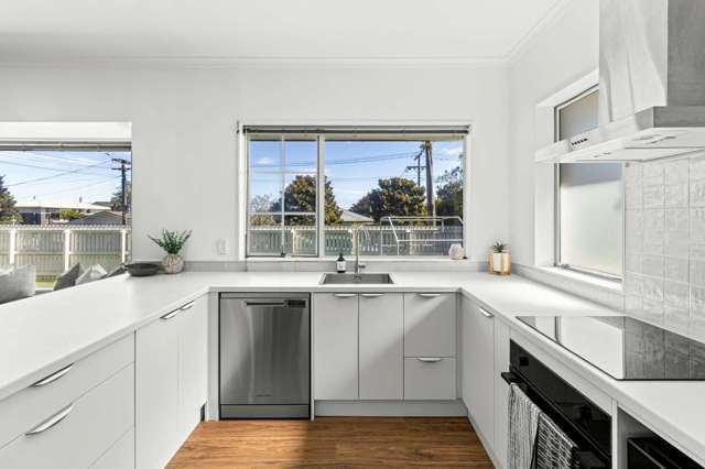 13 Burns Street Westown_4