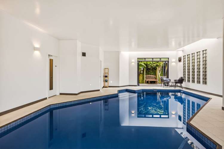 9a Scarboro Terrace Murrays Bay_1