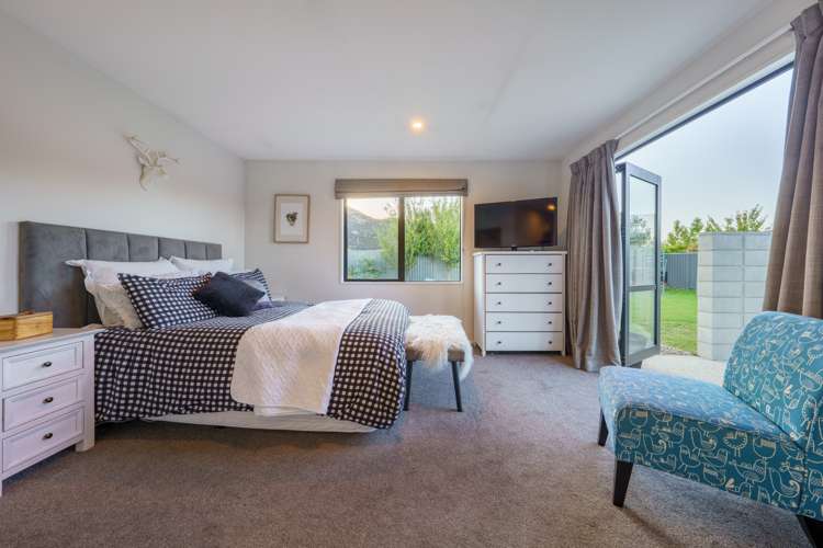 16 Finch Street Albert Town_6