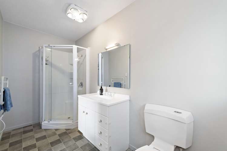 6 De Renzie Place Kirwee_13