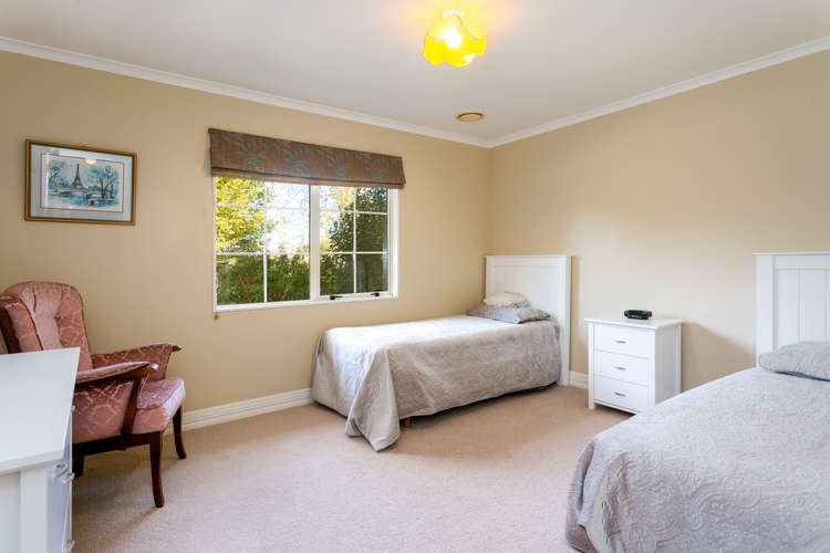 45 The Oaks Drive Leamington_13