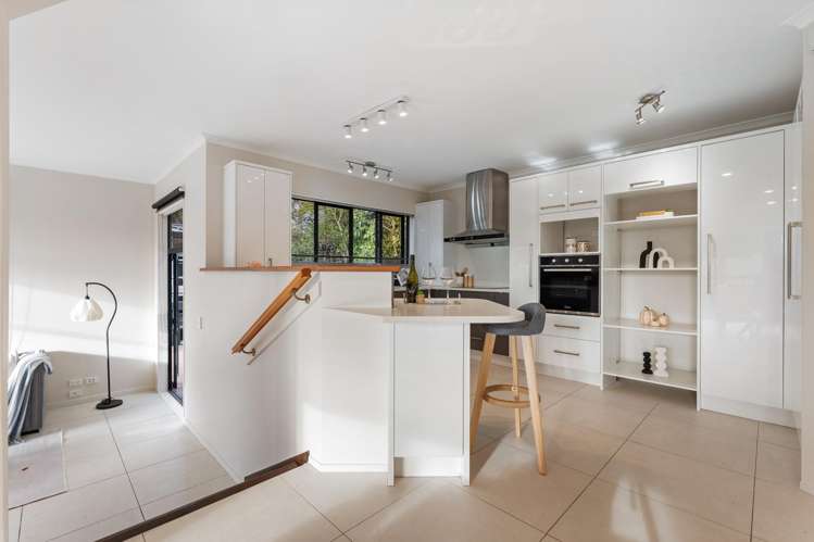 12B Kimberly Grove Greenhithe_9