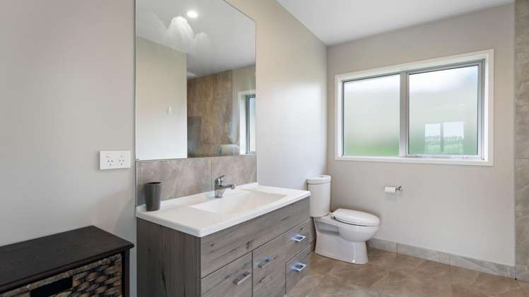 175 Chamberlain Road Bombay_15