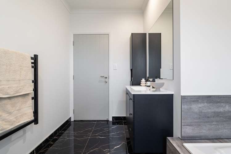 48 Sardinia Grove Fitzherbert_30