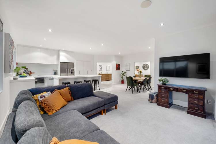 5 Hawkdun Drive Flat Bush_10