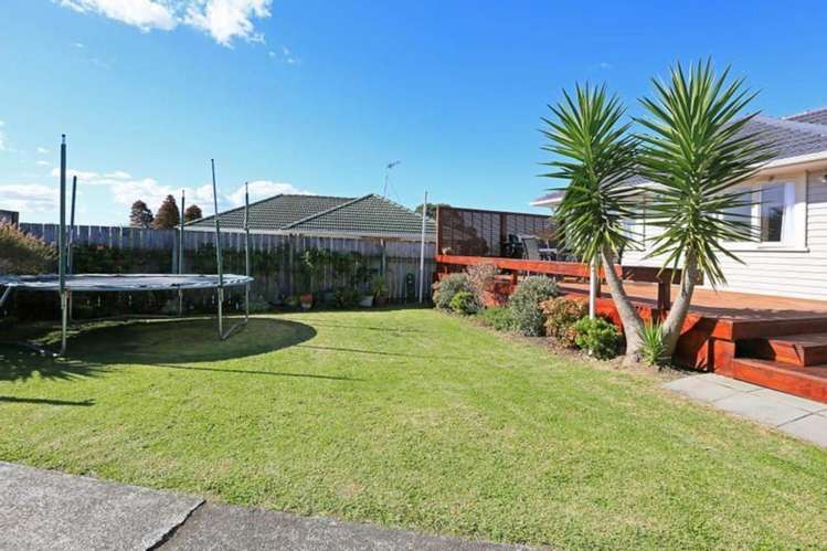 3 Brookfield Road Te Atatu Peninsula_12