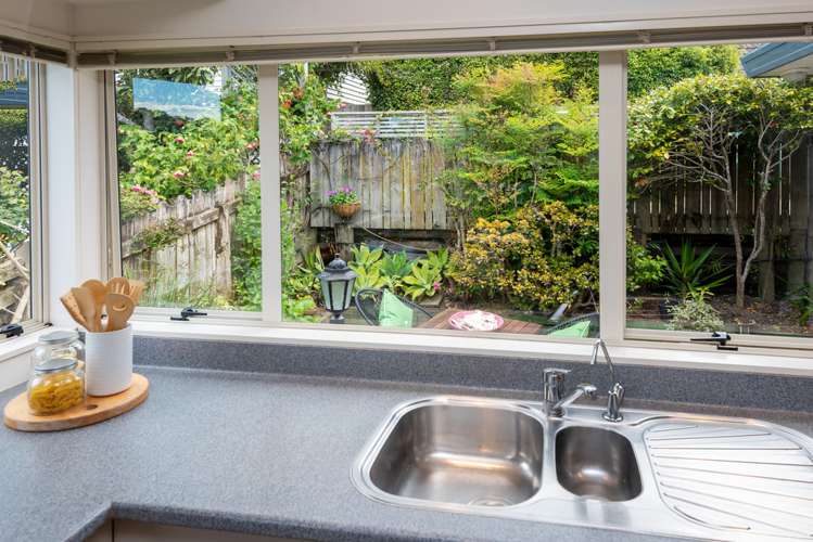 2/28 Parkhill Road Mellons Bay_10