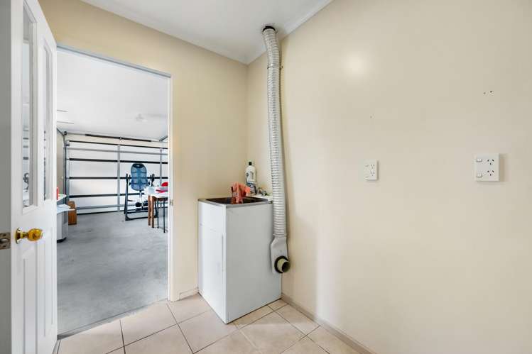 68 Shields Street Clyde_14