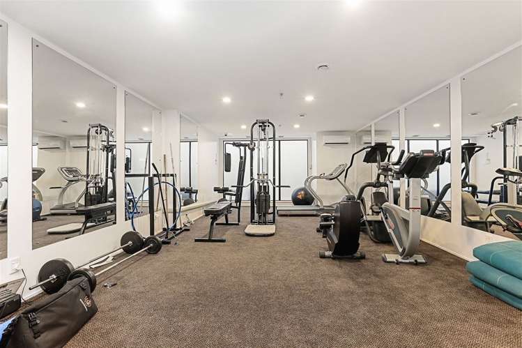 1G/175 Hurstmere Road Takapuna_7