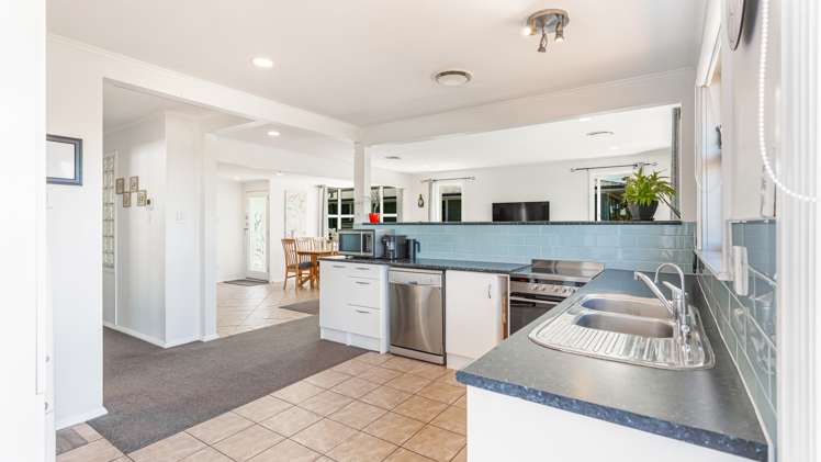 91 Don Buck Road Massey_13