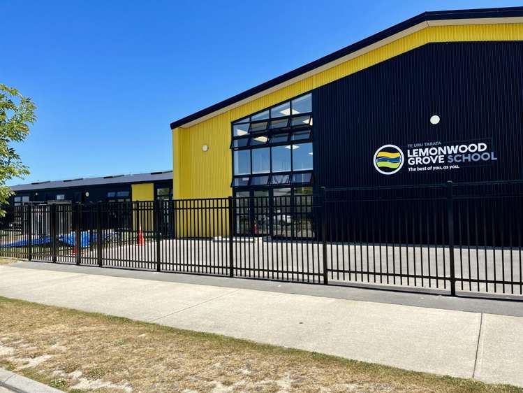 6 Isaacs Lane 11103_17