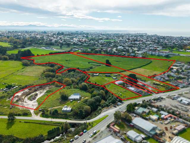 Developers Dream - Residential & Rural Zoning!