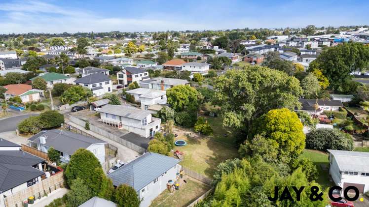 13, 15, 17 Hollinbrigg Place Manurewa_6