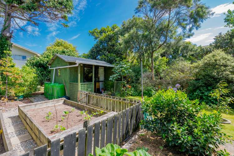 127 Renown Road Raumati South_17