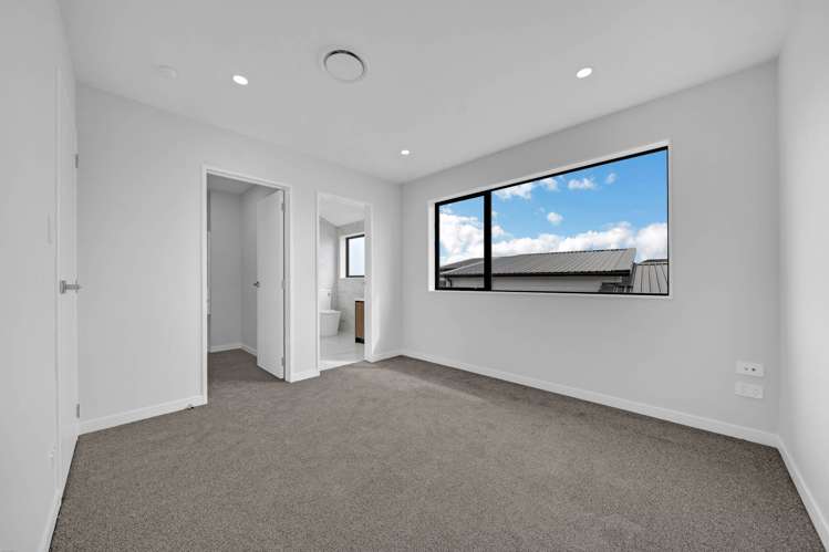 2 Whata Street Clarks Beach_20