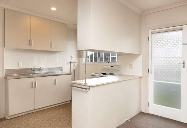 2/12 Newbourne Crescent Redwoodtown_2