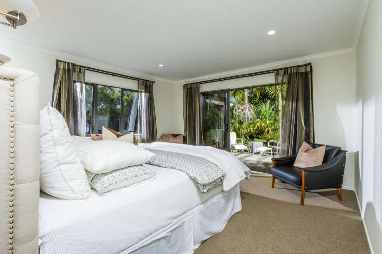 8 Oscar Road Greenhithe_14