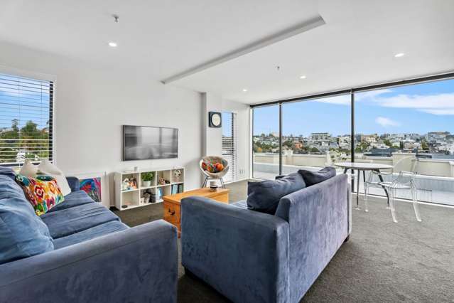 Affordable Apartment - Prime Parnell Position!