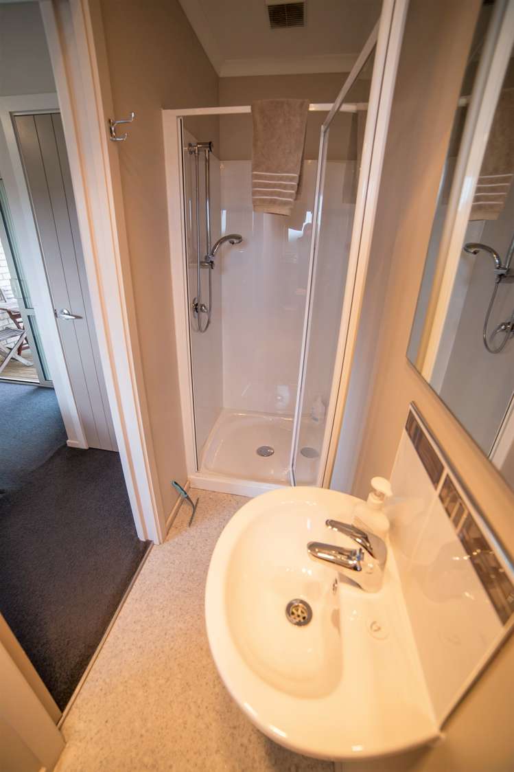 16 Motu-Au Close Manapouri_13