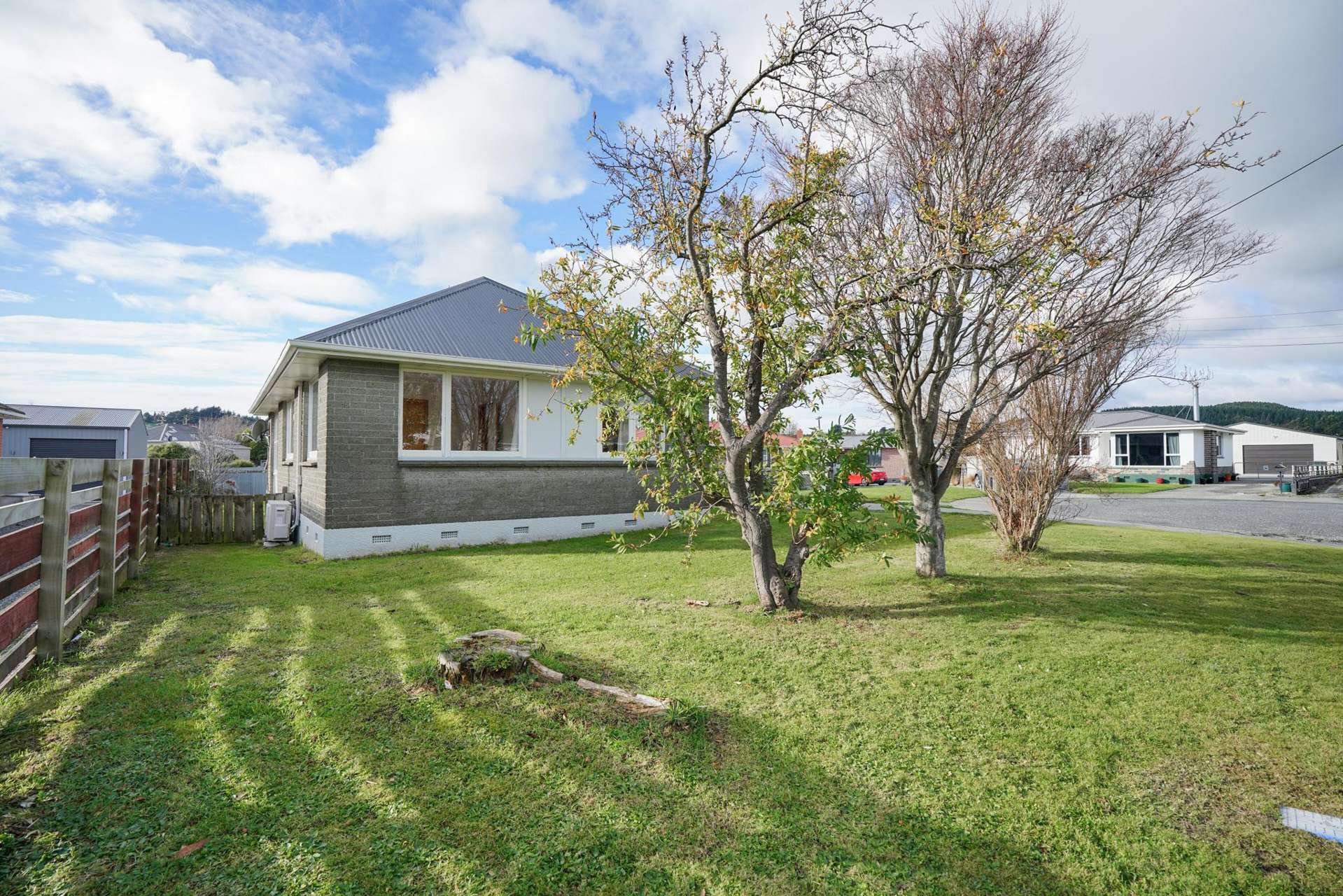 5 Anderson Place Gore Surrounds_0