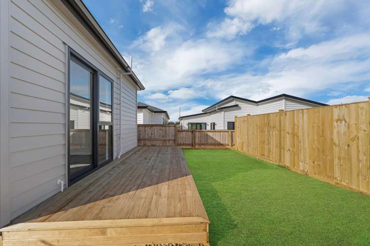 31 Korowhiti Road Clarks Beach_23