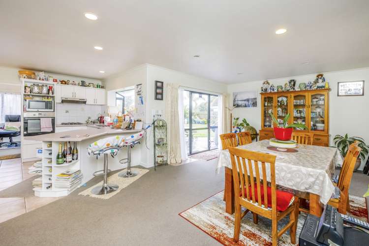 16 Trossach Place Wattle Downs_8