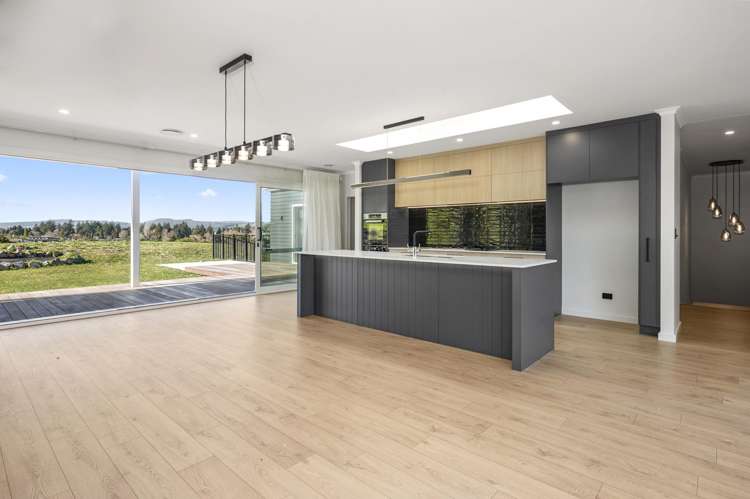 54 Great West Road_4