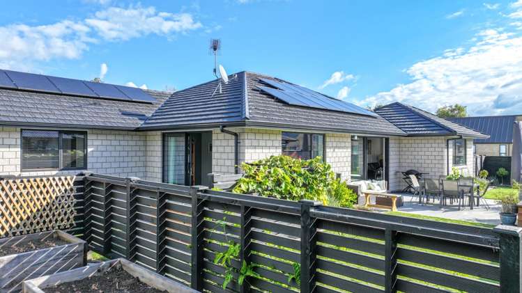 4 Hugo Shaw Drive 11373_1