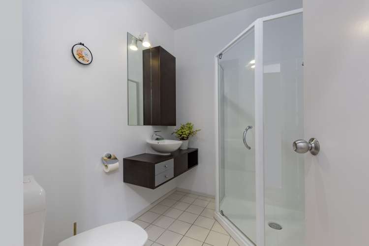 34/21 Hunters Park Drive Three Kings_15