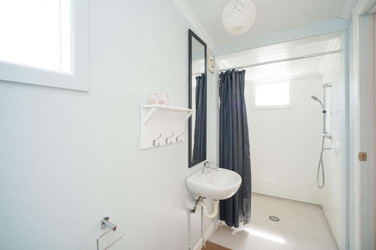 25 Burrows Street Bluff_22