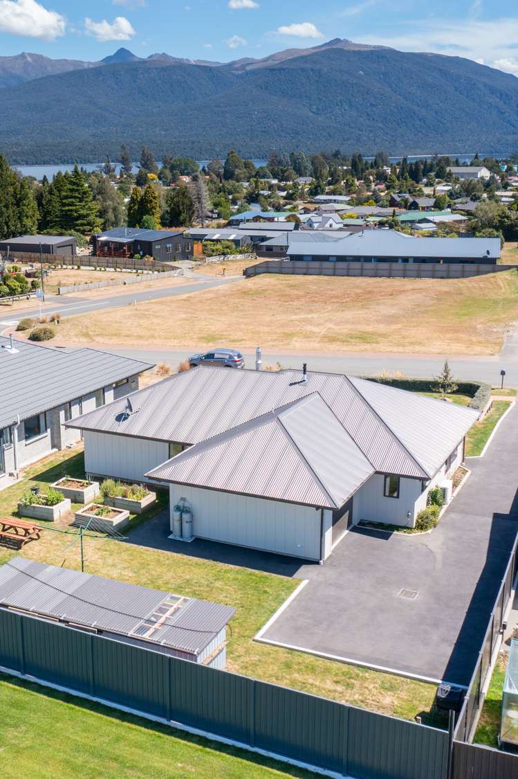 26 Burnby Drive Te Anau_24