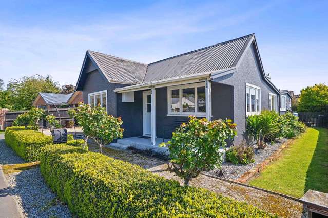 Charming 1900s Cottage with Modern Touches!