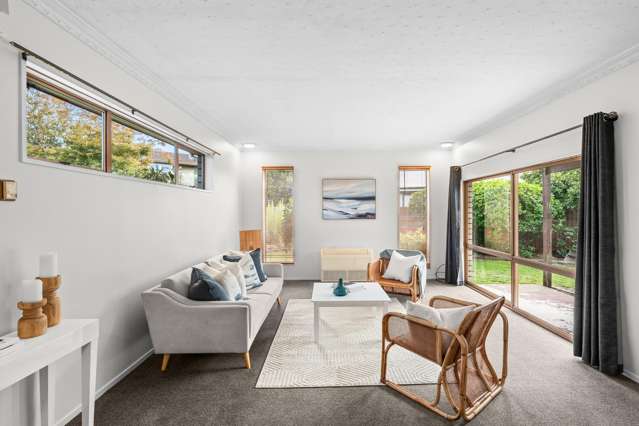 17 Yellowstone Crescent Burwood_4