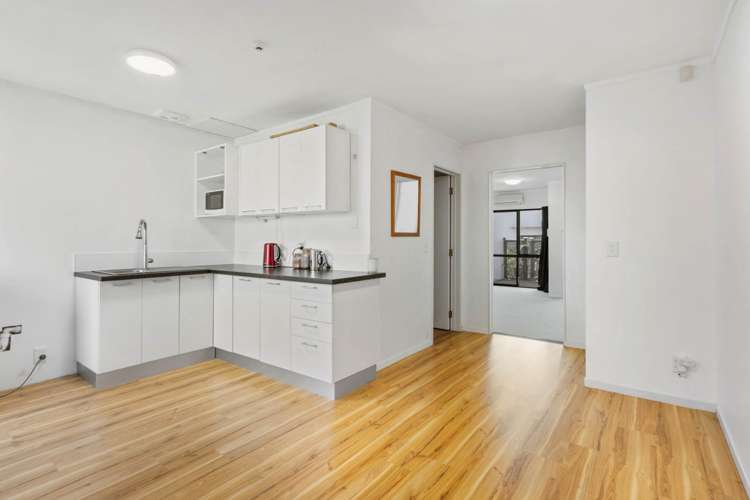 15/18 Airborne Road Rosedale_20