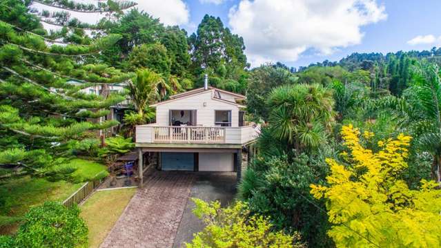 221 Woodlands Park Road Titirangi_1