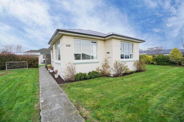 200 Pomona Street Strathern_20