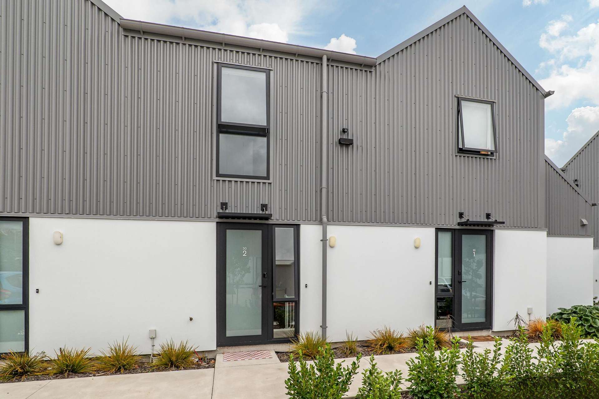 2/30 Frederick Street Waltham_0