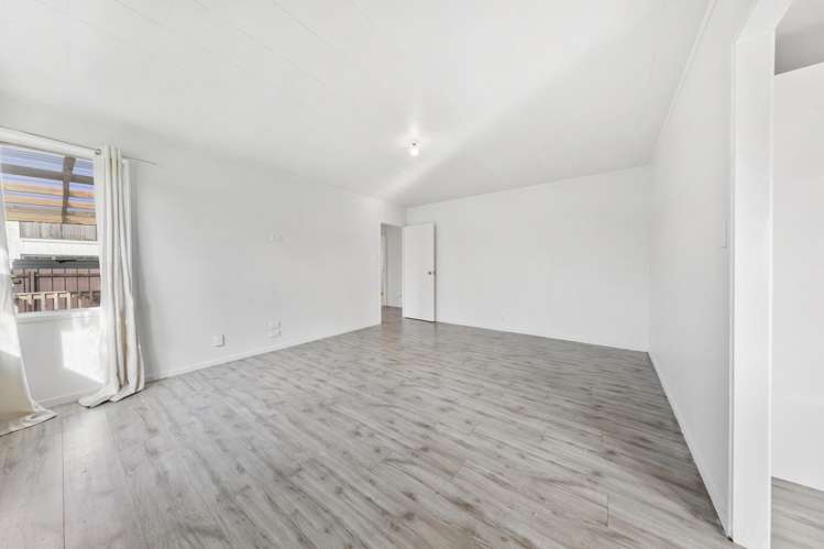 54 Sikkim Crescent Clover Park_6