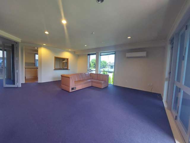 1150C Victoria Street 3295_3