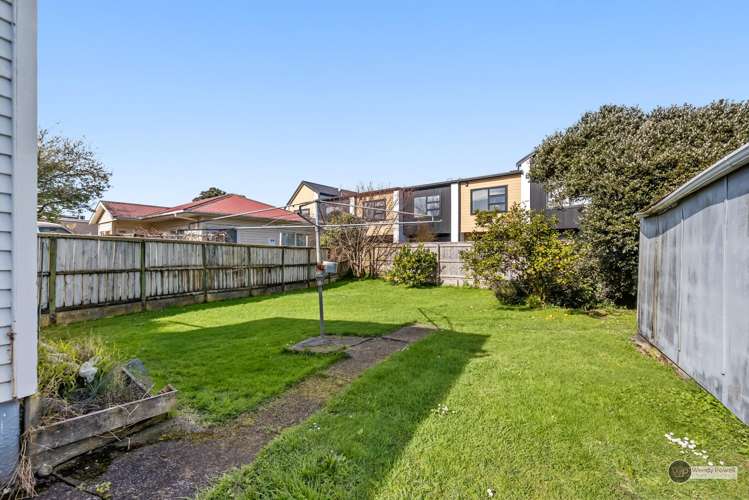 38 Hall Crescent Epuni_15