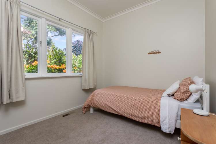 17 Weston Avenue Mount Albert_14