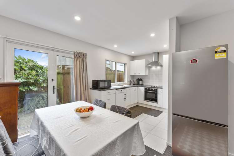 2/8 Waldie Grove Avalon_5