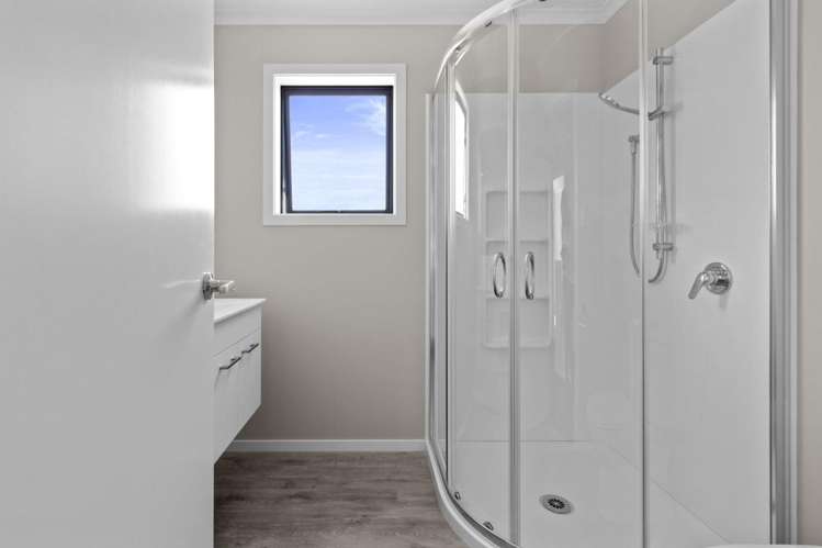 2/1 Garthwood Road Hillcrest_15